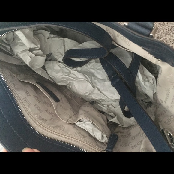 NWT Michael kors Newman Large Leather Tote Navy - Picture 7 of 9